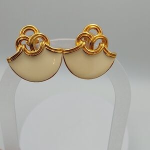 AVON 1992 Perusian Vintage Gold and Cream Enamel Clip Earrings EVC